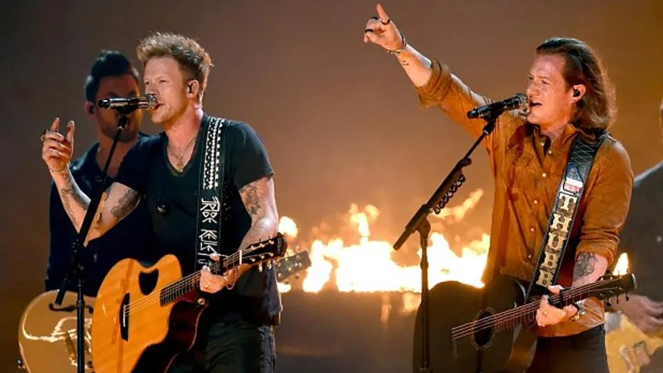 Florida Georgia Line — Sippin’ On Fire