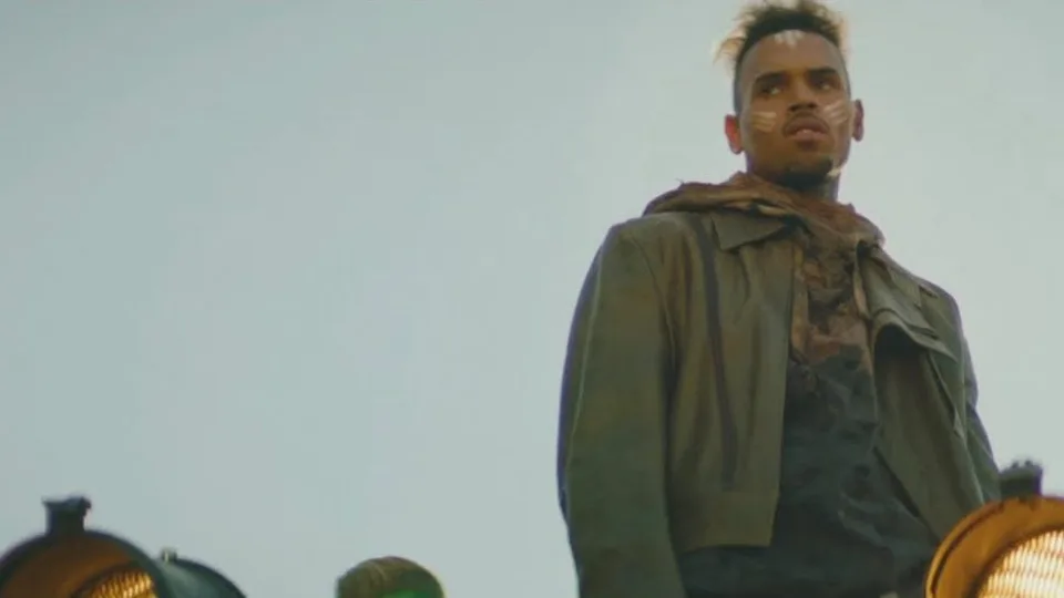 Chris Brown — Tempo